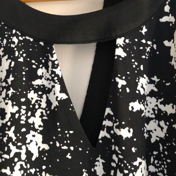 B&W knee length dress from banana with cut outs - Picture 6 of 8